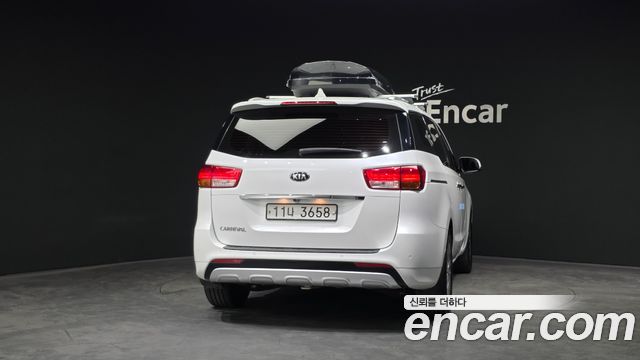 Kia Canival 2018 — photo 4