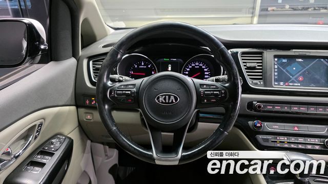 Kia Canival 2018 — photo 13