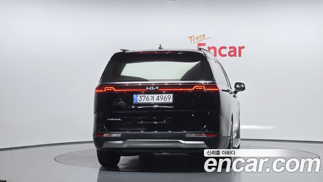 Kia Canival 2023 — photo 4