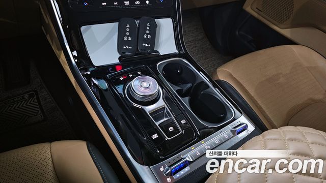 Kia Canival 2023 — photo 9