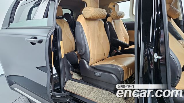 Kia Canival 2023 — photo 12
