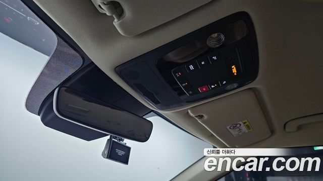 Kia Canival 2023 — photo 16