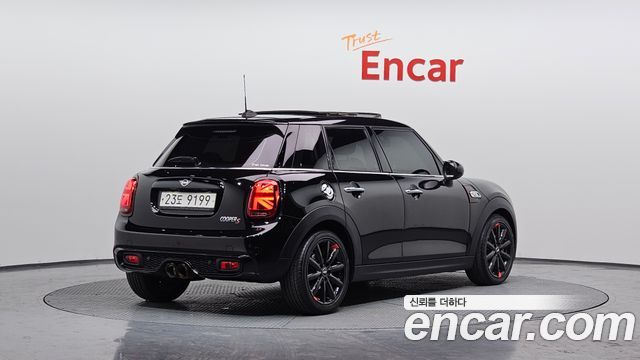 Mini Cooper 2019 — photo 2
