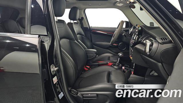 Mini Cooper 2019 — photo 10