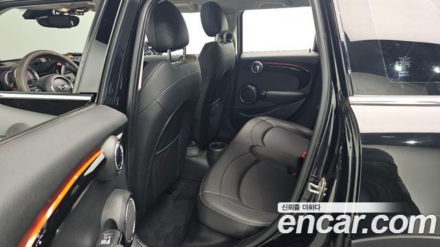Mini Cooper 2019 — photo 12