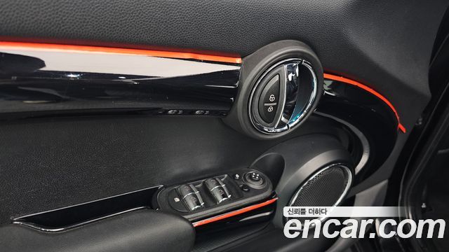 Mini Cooper 2019 — photo 18