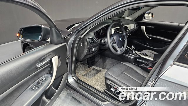 BMW 1-Series 2018 — photo 10