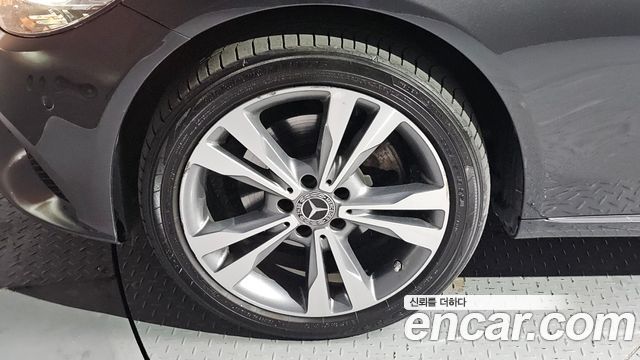 Mercedes-Benz C-Class 2020 — photo 5