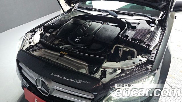 Mercedes-Benz C-Class 2020 — photo 6