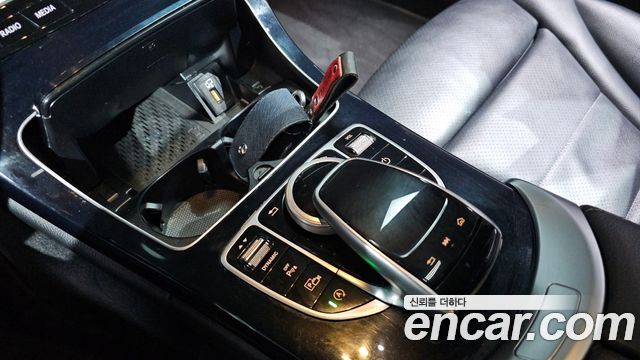 Mercedes-Benz C-Class 2020 — photo 15