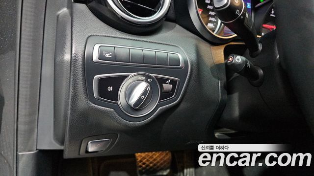 Mercedes-Benz C-Class 2020 — photo 17