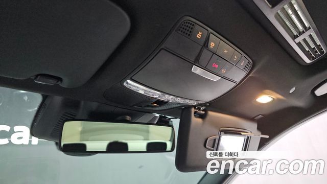 Mercedes-Benz C-Class 2020 — photo 18