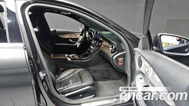 Mercedes-Benz C-Class 2020 — photo 19