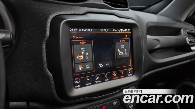 Jeep Renegade 2018 — photo 16
