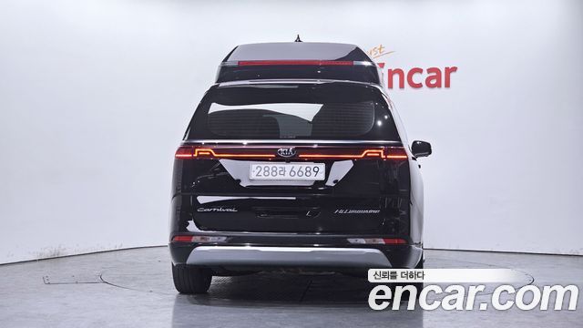 Kia Canival 2021 — photo 4