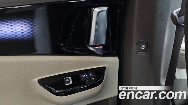 Kia Canival 2021 — photo 18