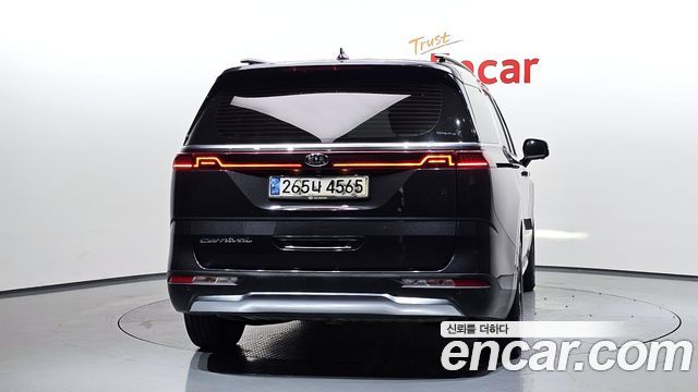 Kia Canival 2021 — photo 4