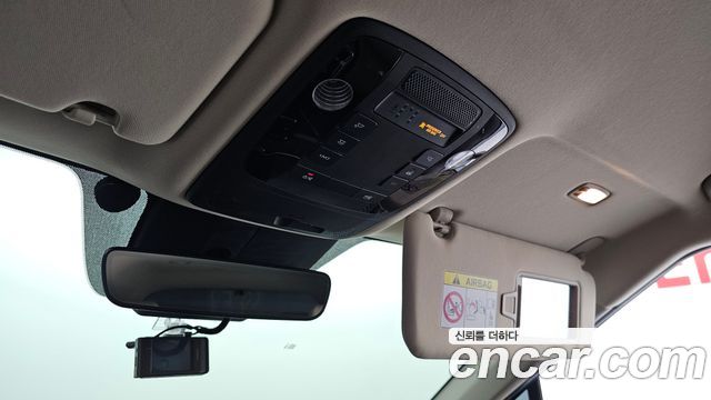 Kia Canival 2021 — photo 16