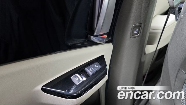 Kia Canival 2021 — photo 17