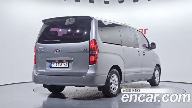 Hyundai Starex 2016 — photo 2