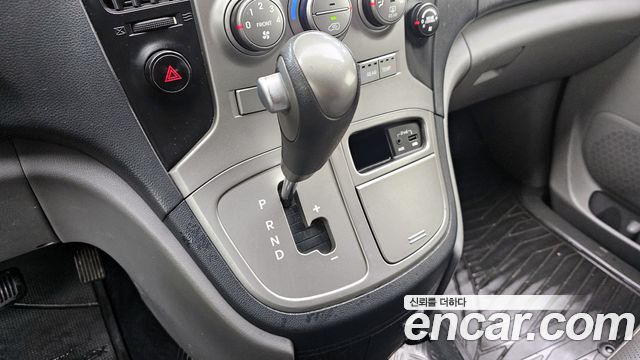 Hyundai Starex 2016 — photo 9