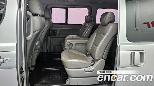 Hyundai Starex 2016 — photo 12