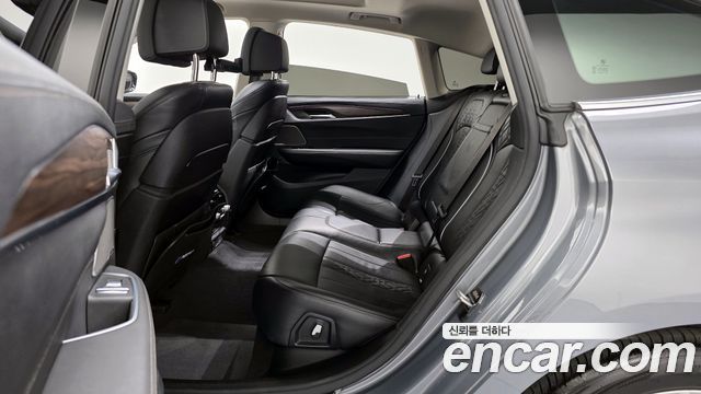 BMW Gran Turismo 2023 — photo 11