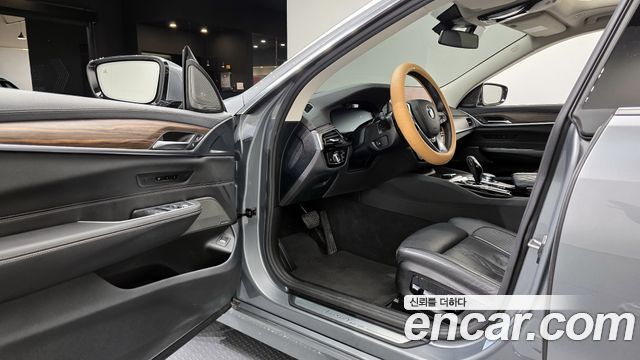 BMW Gran Turismo 2023 — photo 12