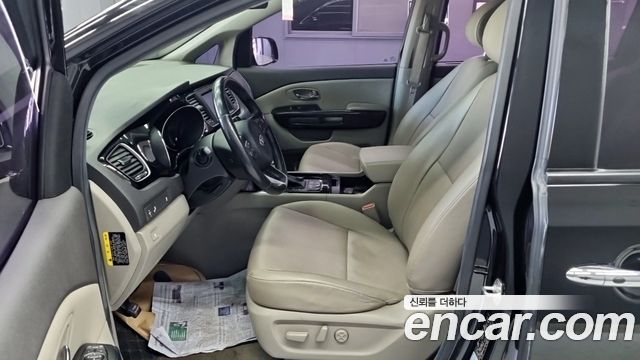 Kia Canival 2018 — photo 14