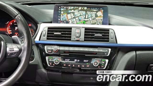 BMW 3-Series 2018 — photo 14