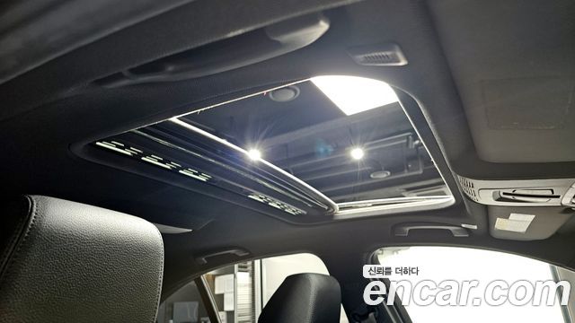 BMW 3-Series 2018 — photo 19