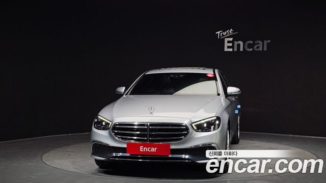 Mercedes-Benz E-Class 2022 — photo 3