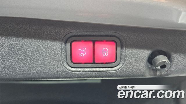 Mercedes-Benz E-Class 2022 — photo 20