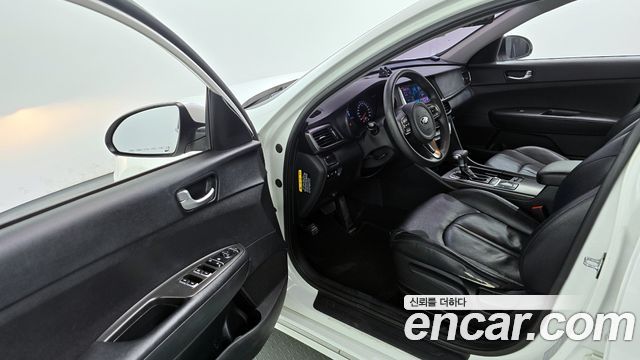Kia K5 2017 — photo 10