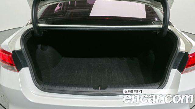 Kia K5 2017 — photo 20
