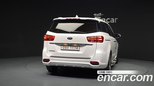 Kia Canival 2019 — photo 4