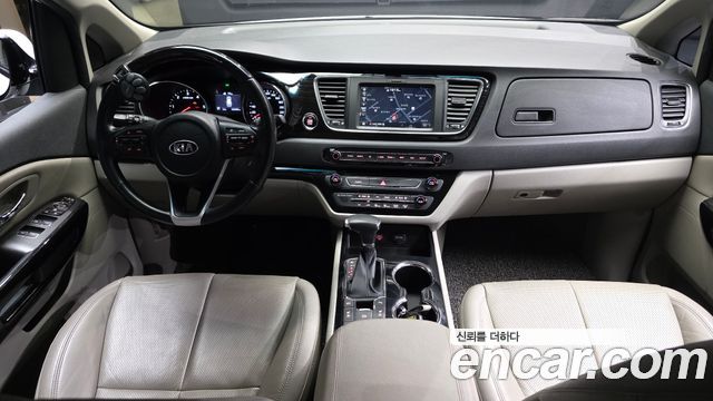 Kia Canival 2019 — photo 7