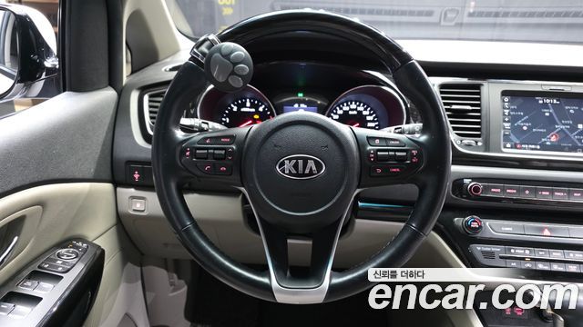 Kia Canival 2019 — photo 13