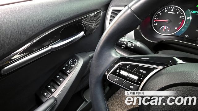 Kia Seltos 2023 — photo 18