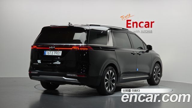 Kia Canival 2023 — photo 2