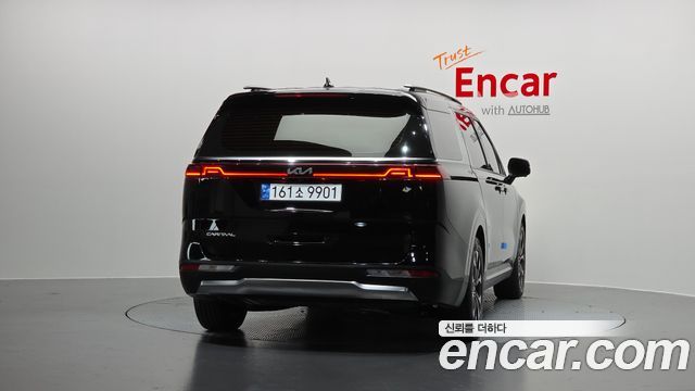 Kia Canival 2023 — photo 4