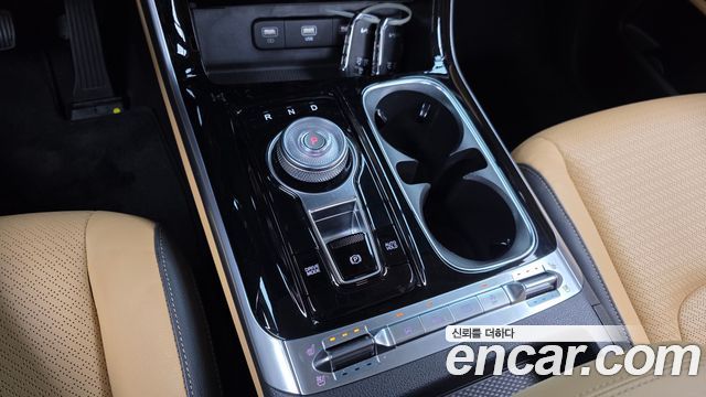 Kia Canival 2023 — photo 9