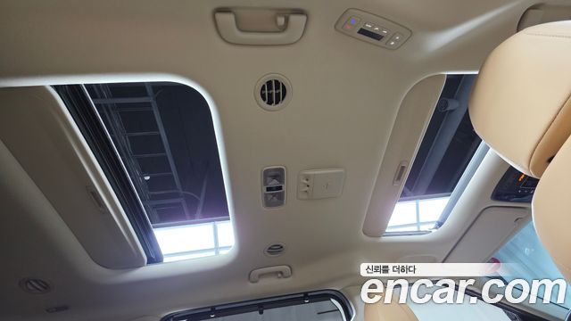 Kia Canival 2023 — photo 18