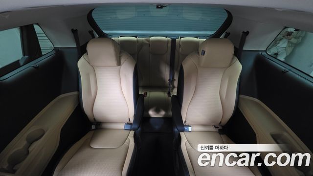 Kia Canival 2023 — photo 19