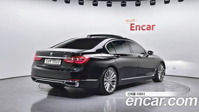BMW 7-Series 2016 — photo 2