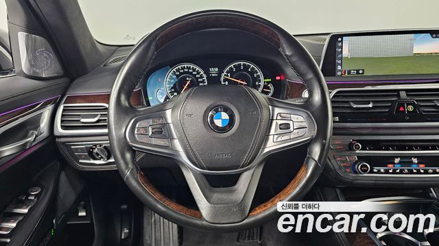 BMW 7-Series 2016 — photo 16