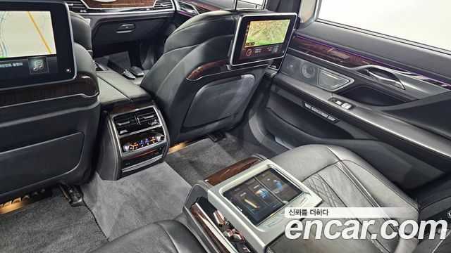 BMW 7-Series 2016 — photo 19