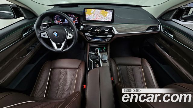 BMW Gran Turismo 2023 — photo 7