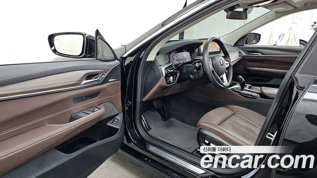 BMW Gran Turismo 2023 — photo 10