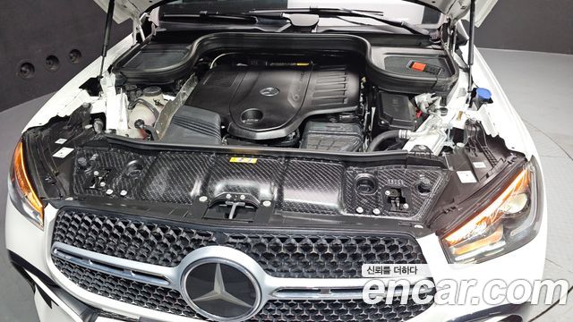 Mercedes-Benz GLE-Class 2025 — photo 6